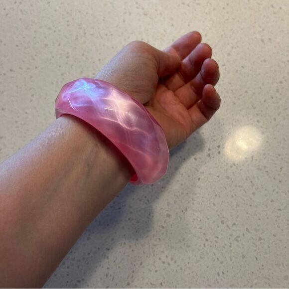 Asymmetrical Textured Thick Resin Bracelet - Picture 10 of 10